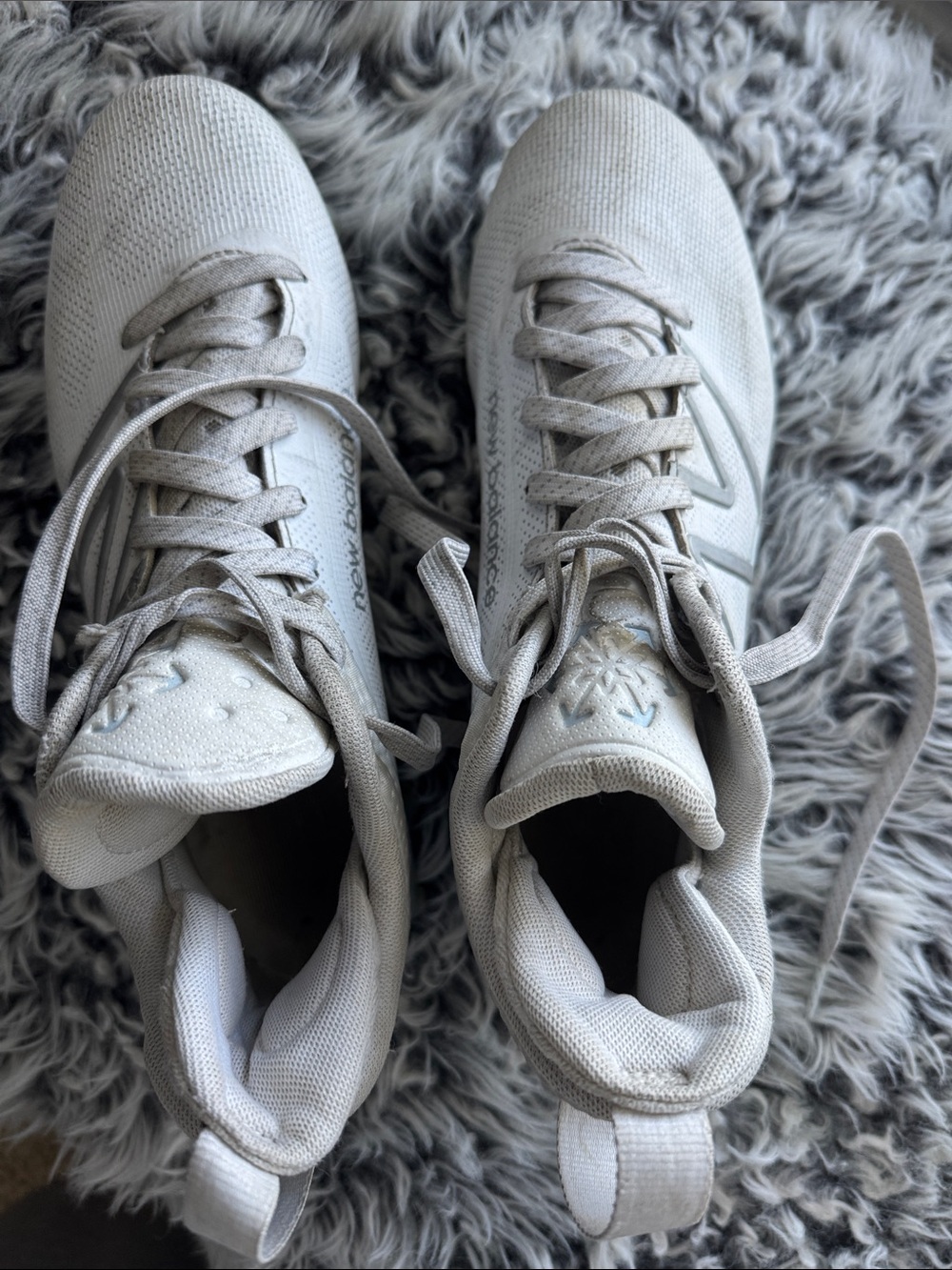 New Balance Women's Light Gray Athletic Lacrosse